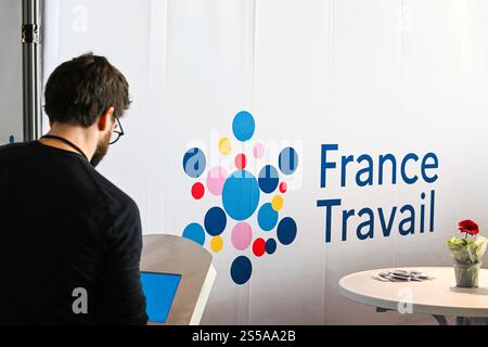 Grand-Quevilly (Nord de la France), le 14 mars 2024 : stand de France travail au salon emplois en Seine. France Banque D'Images