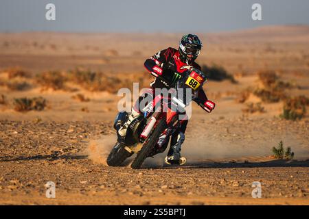 68 SCHAREINA Tosha (spa), Honda, Monster Energy Honda HRC, Motul, RallyGP, action lors de l'étape 9 du Dakar 2025 le 14 janvier 2025 entre Riyad et Haradh, Arabie Saoudite - photo Antonin Vincent / DPPI Banque D'Images