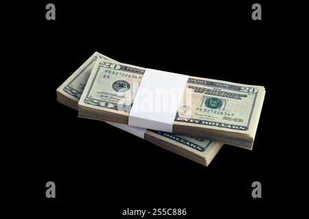 2000 billets de roubles russes se trouve dans un petit bouquet ou paquet isolé sur blanc. Maquette avec espace de copie. Concept d'affaires et de change de devises. 2000 russe Banque D'Images