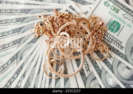 Plan macro de la ligne de commande sur le moniteur de l'ordinateur de bureau. Le concept du travail des programmeurs. Flux de ligne d'information Banque D'Images