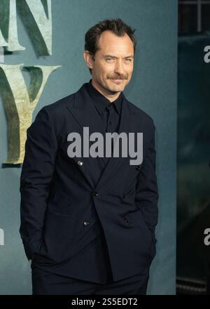 Jude Law assiste à la première mondiale « Peter Pan & Wendy », au Curzon Mayfair à Londres, Angleterre, Royaume-Uni. Jeudi 20 avril 2023 Banque D'Images