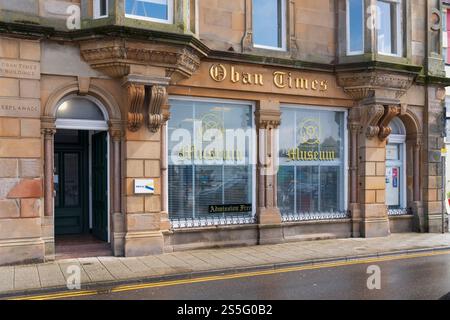 Oban, Argyll & Bute, port et terminal de ferry pour les îles de la côte ouest écossaise. Oban Times vieux bâtiment maintenant un musée, entrée gratuite. Banque D'Images