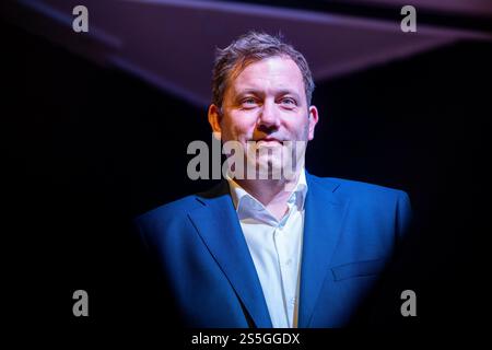 Kiel, Deutschland. 14 janvier 2025. 14.01.2025, Politik, Bundestagswahl 2025, Wahlkampf, Klingbeil im Gespräch, Parteivorsitzender der SPD Lars Klingbeil, Foto : Dennis Ewert/RHR-FOTO/dpa/Alamy Live News Banque D'Images