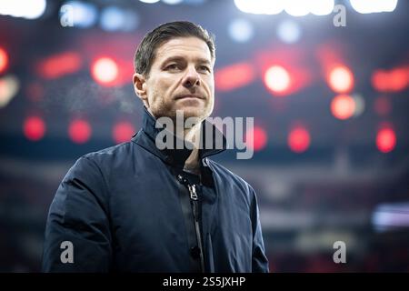 Leverkusen, Deutschland. 14 janvier 2025. Xabi Alonso (Cheftrainer Bayer 04 Leverkusen) ; Bayer 04 Leverkusen - 1. FSV Mainz 05 an Spieltag 17 der 1. Fu?ball-Bundesliga AM 14.01.2025 in der BayArena à Leverkusen. DIE DFL-VORSCHRIFTEN VERBIETEN JEDE VERWENDUNG VON FOTOS ALS BILDSEQUENZEN UND/ODER QUASI-VIDÉO. Crédit : dpa/Alamy Live News Banque D'Images