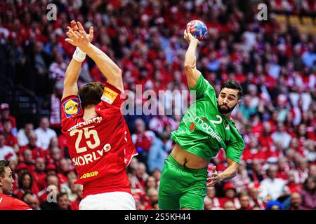 Wurf/Tor Hani Abderrafik Bounab (Algerien, #02) DEN, Daenemark v. Algerien, Handball, IHF Weltmeisterschaft 2025, Gruppe B, Spieltag 1, 14.01.2025 Foto : Eibner-Pressefoto/Marcel von Fehrn Banque D'Images