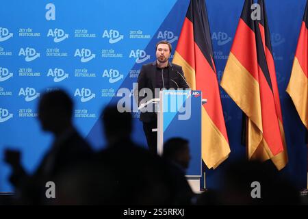 Riesa, Sachsen, Deutschland, 12.01.2025 : WT Energiesysteme Arena : 16. Bundesparteitag der Alternative für Deutschland - Tag 2 : Manuel Schneider, Stuttgart *** Riesa, Saxe, Allemagne, 12 01 2025 WT Energy Systems Arena 16 Conférence fédérale de l'Alternative pour l'Allemagne jour 2 Manuel Schneider, Stuttgart Copyright : xdtsxNachrichtenagenturx dts 55672 Banque D'Images
