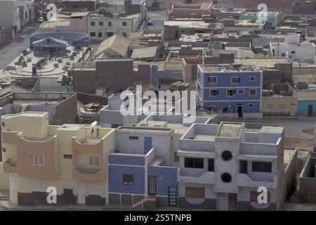La ville d'Espargos sur l'île de Sal sur les îles du Cap-Vert en Afrique. Cap-Vert, Sal, mai 2000. AFRIQUE CAP-VERT SAL ESPARGOS Banque D'Images
