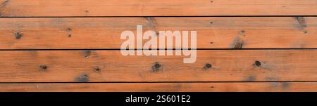 Fond en bois verni de l'extérieur de la cabine. Fond de surface de grain rugueux de planche de grange en bois brun. Fond en bois verni de l'extérieur de la cabine. Banque D'Images