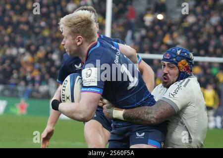 La Rochelle, France. 12 janvier 2025. 14 Jack Nowell du stade Rochelais et Jamie OSBORNE du Leinster Rugby lors de la Coupe des Champions, match de rugby de la poule 2 entre le stade Rochelais (la Rochelle) et le Leinster Rugby le 12 janvier 2025 au stade Marcel Deflandre de la Rochelle, France - photo Laurent Lairys / DPPI Banque D'Images