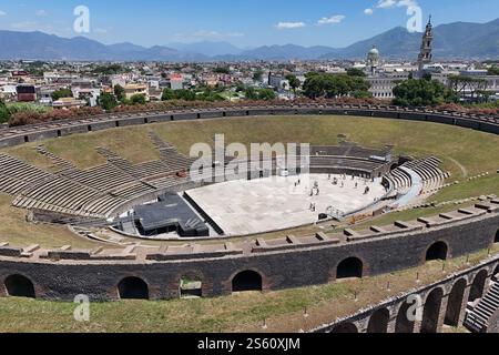 Vue aérienne de l'amphithéâtre de Pompéi, site historique du patrimoine mondial de Pompéi Italie Banque D'Images