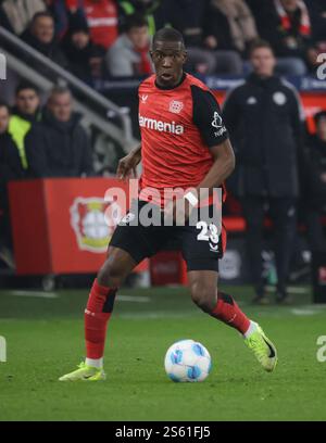 NoRDI Mukiele (Bayer), Leverkusen, Allemagne. 14 janvier 2025. Football Bundesliga, Journée 17, Bayer 04 Leverkusen - 1. FSV Mainz 05. LA RÉGLEMENTATION DFL INTERDIT TOUTE UTILISATION DE PHOTOGRAPHIES COMME SÉQUENCES D'IMAGES ET/OU QUASI-VIDÉO crédit : Juergen Schwarz/Alamy Live News Banque D'Images