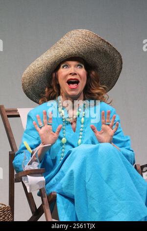 Marion Kracht, die Schauspielerin BEI der Probe zum Theaterstueck „Eine morts-Freundin“ AM 15.01.2025 in der Komoedie Winterhuder Faehrhaus in Hamburg Banque D'Images