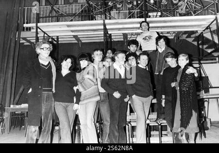 1980 Bruxelles Archivio Storico Olycom/LaPresse Pier Paolo Pasolini (Bologna, 5 marzo 1922 - Ostia, 2 novembre 1975) è stato un poeta, scrittore, regista, sceneggiatore, attore e drammaturgo italiano, considérato tra i maggiori intellettuali italiani del Novecento. Culturalmente versatile, si distinguse in numerosi campi, lasciando contributi anche come pittore, romanziere, linguista, traduttore e e saggista. Attento osservatore dei cambiamenti della società italiana dal secondo dopoguerra sino alla metà degli anni Setanta, nonché figura a tratti controversa, suscitò spesso forti polemiche e acce Banque D'Images