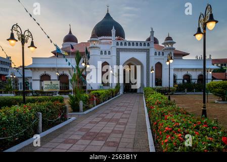 Une vue en soirée de Masjid Kapitan Keling, Georgetown, Penang, Malaisie, Asie Banque D'Images