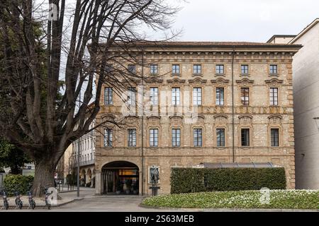 Lugano, Suisse - 22 décembre 2024 : façade historique de l'ancienne Banca della Svizzera Italiana - BSI - bâtiment de la banque Banque D'Images