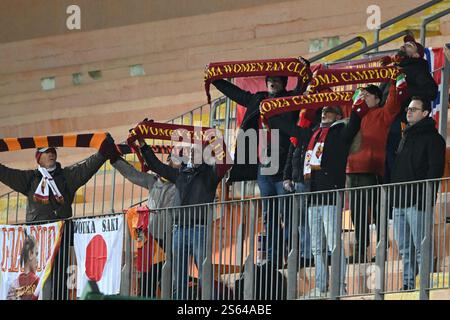 Naples, Italie. 15 janvier 2025. Soutient AS roma lors du match de football-Coupe d'Italie féminine entre Napoli féminine vs AS Roma au Stadio Comunale 'Arena' Giuseppe Piccolo crédit : Agence photo indépendante/Alamy Live News Banque D'Images