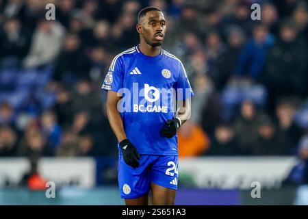 Leicester, Royaume-Uni. 15 janvier 2025. Boubakary Soumare, de Leicester City, regarde le match de premier League Leicester City vs Crystal Palace au King Power Stadium, Leicester, Royaume-Uni, le 15 janvier 2025 (photo par Alfie Cosgrove/News images) à Leicester, Royaume-Uni, le 15/01/2025. (Photo par Alfie Cosgrove/News images/SIPA USA) crédit : SIPA USA/Alamy Live News Banque D'Images