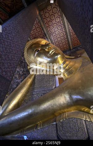 Bouddha couché à Wat Pho, Temple du Bouddha couché, Bangkok, Thaïlande, Asie Banque D'Images