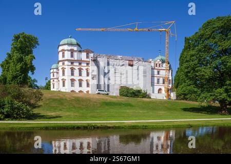 Chantier avec échafaudage et grue de construction, Palais Ducal, celle, Heath Lüneburg, basse-Saxe, Allemagne Banque D'Images