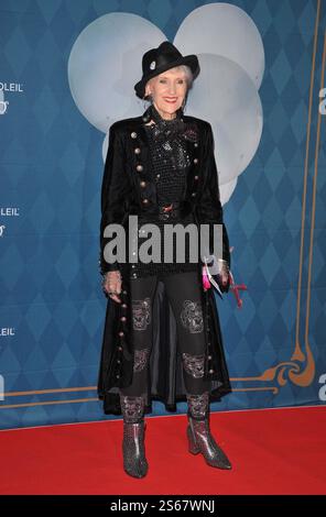 Londres, Royaume-Uni. 15 janvier 2025. Anita Dobson à la première et soirée presse londonienne du Cirque du Soleil : Corteo, Royal Albert Hall, Kensington Gore, le mercredi 15 janvier 2025 à Londres, Angleterre, Royaume-Uni. CAP/CAN © CAN/Capital Pictures crédit : Capital Pictures/Alamy Live News Banque D'Images