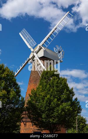 Essex, Royaume-Uni - 27 juillet 2024 : vue de Rayleigh Windmill, dans la ville marchande de Rayleigh dans l'Essex, Royaume-Uni. Banque D'Images