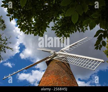 Essex, Royaume-Uni - 27 juillet 2024 : vue de Rayleigh Windmill, dans la ville marchande de Rayleigh dans l'Essex, Royaume-Uni. Banque D'Images