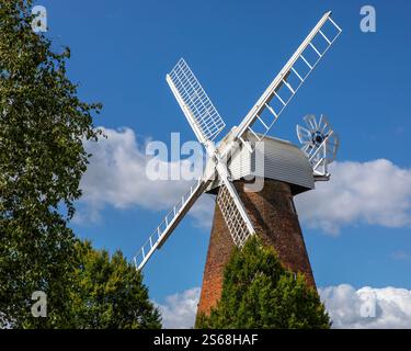 Essex, Royaume-Uni - 27 juillet 2024 : vue de Rayleigh Windmill, dans la ville marchande de Rayleigh dans l'Essex, Royaume-Uni. Banque D'Images