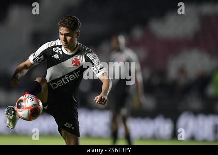 Rio de Janeiro, Brésil. 17 janvier 2025. RJ - RIO DE JANEIRO - 01/16/2025 - CARIOCA 2025, VASCO x BANGU - Paulo Ricardo joueur de Vasco lors du match contre Bangu au stade Sao Januario pour le championnat Carioca 2025. Photo : Thiago Ribeiro/AGIF crédit : AGIF/Alamy Live News Banque D'Images
