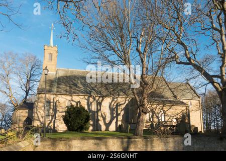 Vue d'hiver de l'église Holy Trinity, l'église sur la colline, dans Washington Village, nord-est de l'Angleterre, Royaume-Uni Banque D'Images