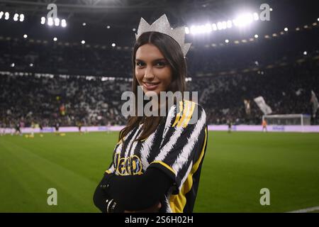 Torino, Italie. 26 novembre 2023. Foto Fabio Ferrari/LaPresse26 novembre 2023 - Torino, Italia - sport - Juventus vs Inter - Campionato Italiano di calcio Serie A TIM 2023/2024 - Allianz Stadium. Nella foto : Francesca Bergesio - Miss Italia 2023 26 novembre 2023 Turin, Italie - football sportif - Juventus vs Inter - Championnat d'Italie de Football League A TIM 2023/2024 - Allianz Stadium dans la photo : Francesca Bergesio - Miss Italia 2023 crédit : LaPresse/Alamy Live News Banque D'Images