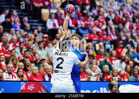 Hani Abderrafik Bounab (algérien, #02), Tommaso Romei (Italien, #30) DEN, Italien v. Algerien, handball, IHF Weltmeisterschaft 2025, Gruppe B, Spieltag 2, 16.01.2025 Foto : Eibner-Pressefoto/Marcel von Fehrn Banque D'Images