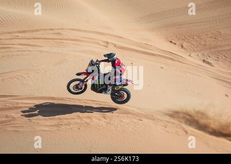 68 SCHAREINA Tosha (spa), Honda, Monster Energy Honda HRC, Motul, RallyGP, action lors de l'étape 12 du Dakar 2025 le 17 janvier 2025 autour de Subaytah, Arabie Saoudite Banque D'Images