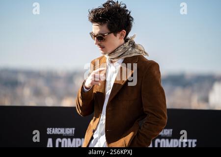 Rome, Italie. 17 janvier 2025. Timothee Chalamet assiste à la photoconférence ''A Complete Unknown'' à l'Hôtel de la ville à Rome, Italie, le 17 janvier 2025. (Photo de Luca Carlino/NurPhoto)0 crédit : NurPhoto SRL/Alamy Live News Banque D'Images