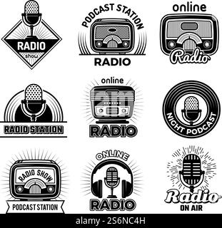 Badges radio. Music Talking podcast air streaming affiche l'emblème des logos radio avec des illustrations vectorielles de casque et de microphones. Emblème radio d'enregistrement et de diffusion de microphone. Badges radio. Music Talking podcast air streaming affiche l'emblème des logos radio avec des illustrations vectorielles de casque et de microphones Illustration de Vecteur