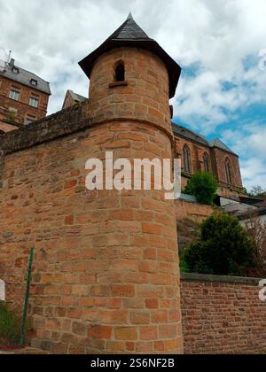 Vieille tour de la ville historique fortifications de Saarburg an der Saar Banque D'Images