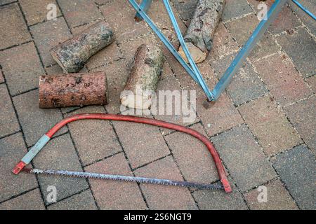Détails d'un sawhorse avec bûche et vu à un mariage Banque D'Images