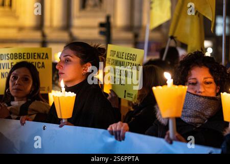 17 janvier 2025. Rome, Italie. Manifestation contre le projet de loi de 1660, près du Sénat italien. © Giacomo Manfredi Bonifati Banque D'Images