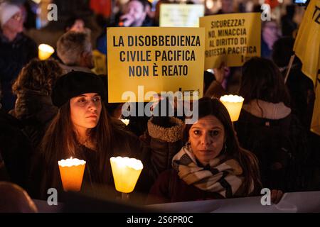 17 janvier 2025. Rome, Italie. Manifestation contre le projet de loi de 1660, près du Sénat italien. © Giacomo Manfredi Bonifati Banque D'Images
