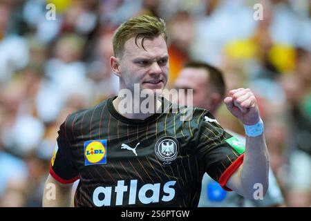 Herning, Danemark. 17 janvier 2025. Handball : Championnat du monde, Suisse - Allemagne, tour préliminaire, Groupe A, jour de match 2, à Jyske Bank Boxen. L'Allemand Timo Kastening réagit. Crédit : Sören Stache/dpa/Alamy Live News Banque D'Images