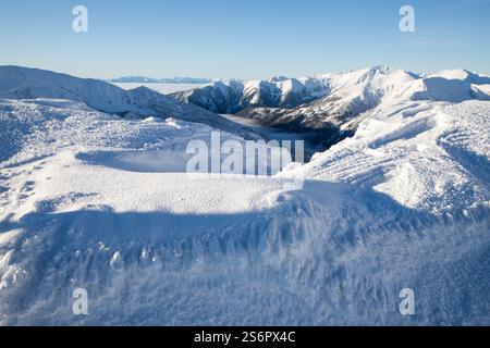 kasprowy Wierch et ses environs en hiver, les montagnes des Tatras, Pologne Banque D'Images