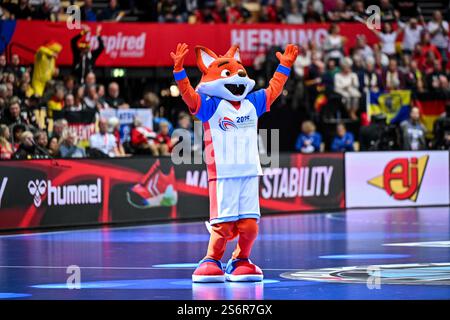 Herning, Danemark. 17 janvier 2025. Mascotte, mascotte, Marketing, pendant le Championnat du monde de handball masculin de l'IHF - Suisse vs Allemagne, match de handball à Herning, Danemark, 17 janvier 2025 crédit : Agence photo indépendante/Alamy Live News Banque D'Images
