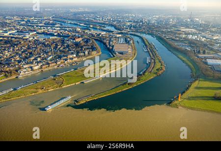 Luftbild, Gesamt-Übersicht Hafen Duisburg duisport, Fluss Ruhr Mündungsgebiet in den Fluss Rhein mit Verschlammung, Binnenschiffahrt auf dem Fluss Ruh Banque D'Images