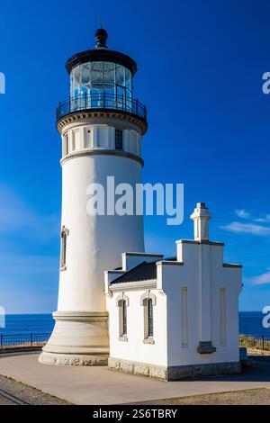 Phare de North Head et salle de travail au parc d'État Cape Disception, État de Washington, États-Unis Banque D'Images