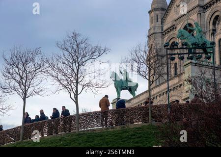 France, Paris, 75, 18ème arrondissement, quartier Montmartre, au pied de la basilique du Sacré-cœur. Banque D'Images