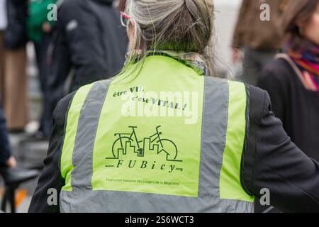France, Paris, place de la République, 10ème arrondissement, rassemblement des cyclistes en hommage à Paul Varry, membre de l’association Paris en selle, Banque D'Images