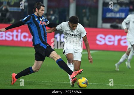 Bergame, Italie, 18 janvier2025 David NERES de la SSC Napoli concourt pour le ballon avec Raoul Bellanova d'Atalanta BC pendant la Serie A Enelive entre Atalanta BC vs SSC Napoli :Agostino Gemito/ Alamy Live News Banque D'Images