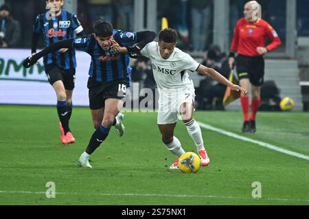 Bergame, Italie, 18 janvier2025 David NERES de la SSC Napoli concourt pour le ballon avec Raoul Bellanova d'Atalanta BC lors de la Serie A Enelive entre Atalanta BC vs SSC Napoli :Agostino Gemito/ Alamy Live News Banque D'Images