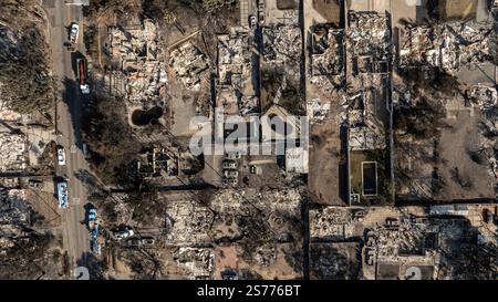 Altadena, États-Unis. 18 janvier 2025. Vue par drone de la communauté d'Altadena après l'incendie d'Eaton détruit une grande partie de celle-ci. 1/18/2024 Altadena, CA., USA (photo de Ted Soqui/Sipa USA) crédit : Sipa USA/Alamy Live News Banque D'Images