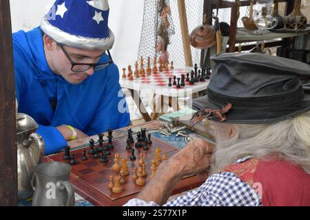 Melbourne, Comté de Brevard, Floride États-Unis. 18 janvier 2025. Brevard Renaissance Fair est ravie d’annoncer que nous sommes officiellement ouverts pour notre dixième anniversaire dans une toute nouvelle maison! Il y a quelques mois, ce site n'était rien de plus qu'un grand champ envahi de mauvaises herbes. La transformation est tout simplement remarquable, grâce au travail acharné incroyable et au dévouement de tant de personnes. Crédit photo : Julian Leek/Alamy Live News Banque D'Images