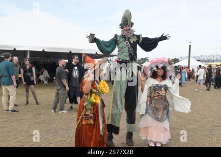 Melbourne, Comté de Brevard, Floride États-Unis. 18 janvier 2025. Brevard Renaissance Fair est ravie d’annoncer que nous sommes officiellement ouverts pour notre dixième anniversaire dans une toute nouvelle maison! Il y a quelques mois, ce site n'était rien de plus qu'un grand champ envahi de mauvaises herbes. La transformation est tout simplement remarquable, grâce au travail acharné incroyable et au dévouement de tant de personnes. Crédit photo : Julian Leek/Alamy Live News Banque D'Images